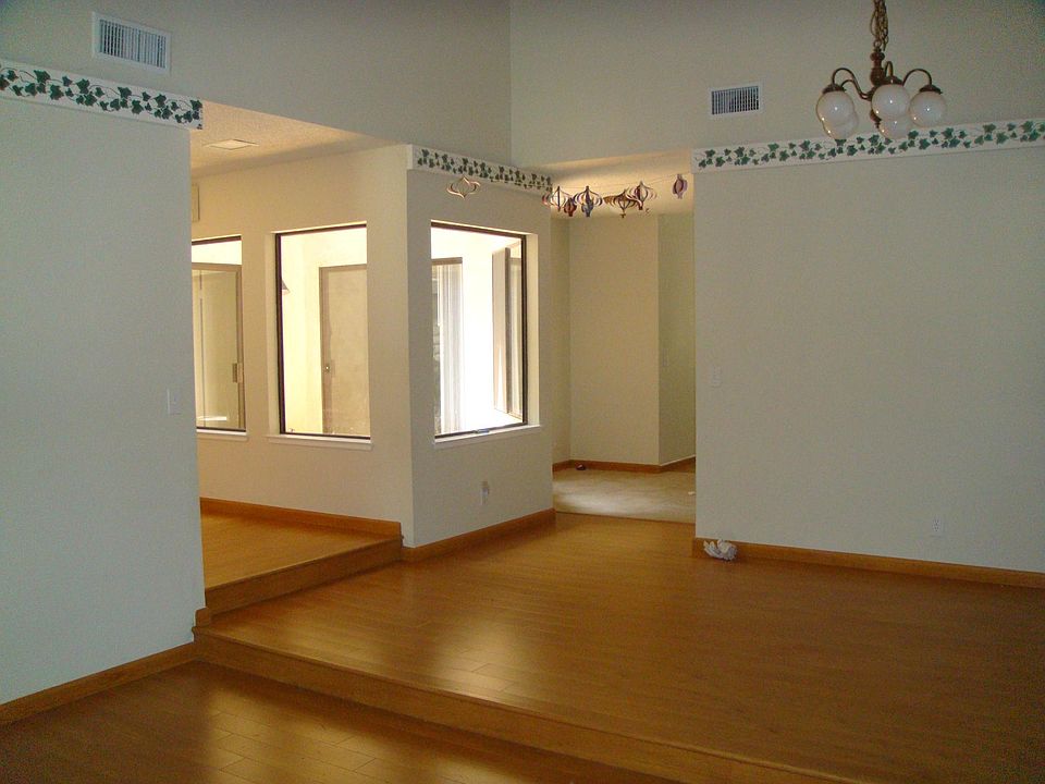 2nd image of 777 Davenport Cir