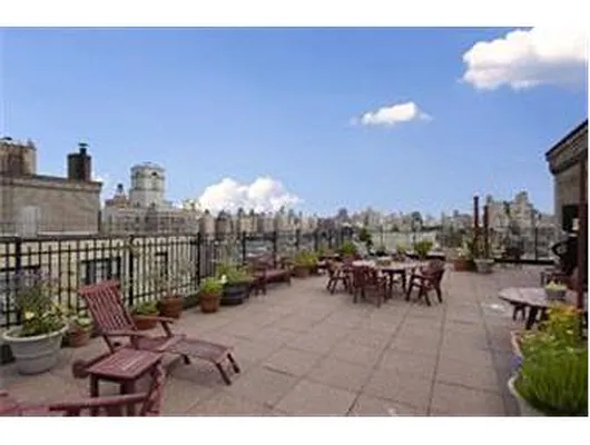 Rented by Douglas Elliman | media 70