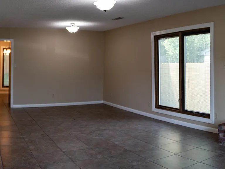 661 Walker Rd — Photo 9