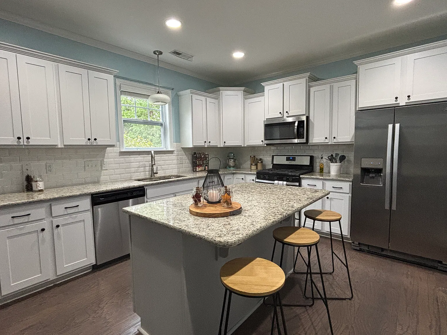 4140 Weavers Pond Dr — Photo 2