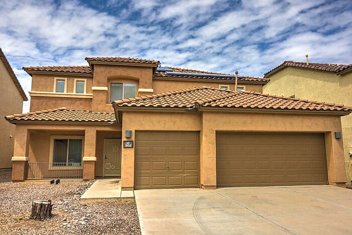 1st image of 808 W Vuelta Granadina