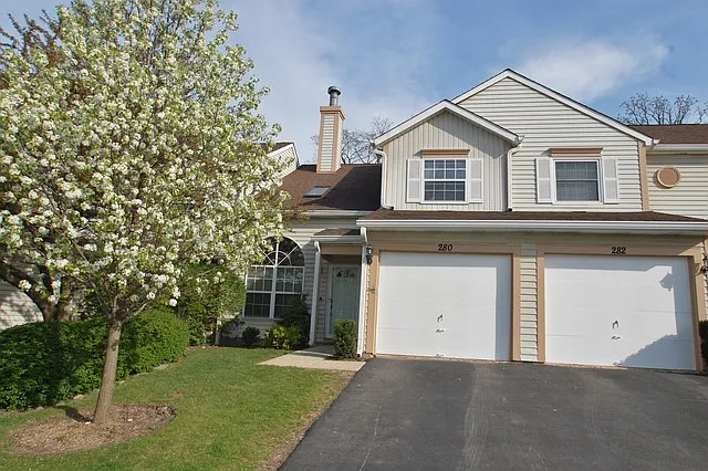 280 Ascot Ln photo 1