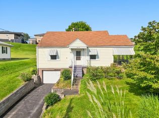 42 Maple Ln, Wheeling, WV 26003