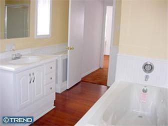 4th image of 1117 E Moyamensing Ave