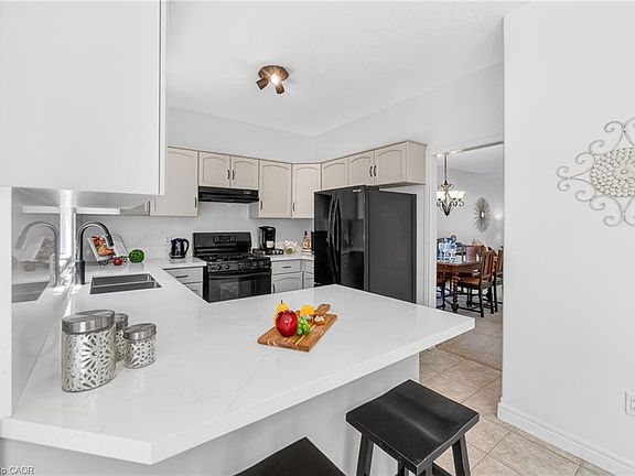 5th image of 72 Beardmore Cres