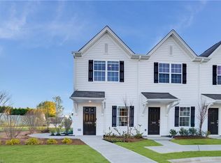 3134 Fall Hills Dr, Winston Salem, NC 27103