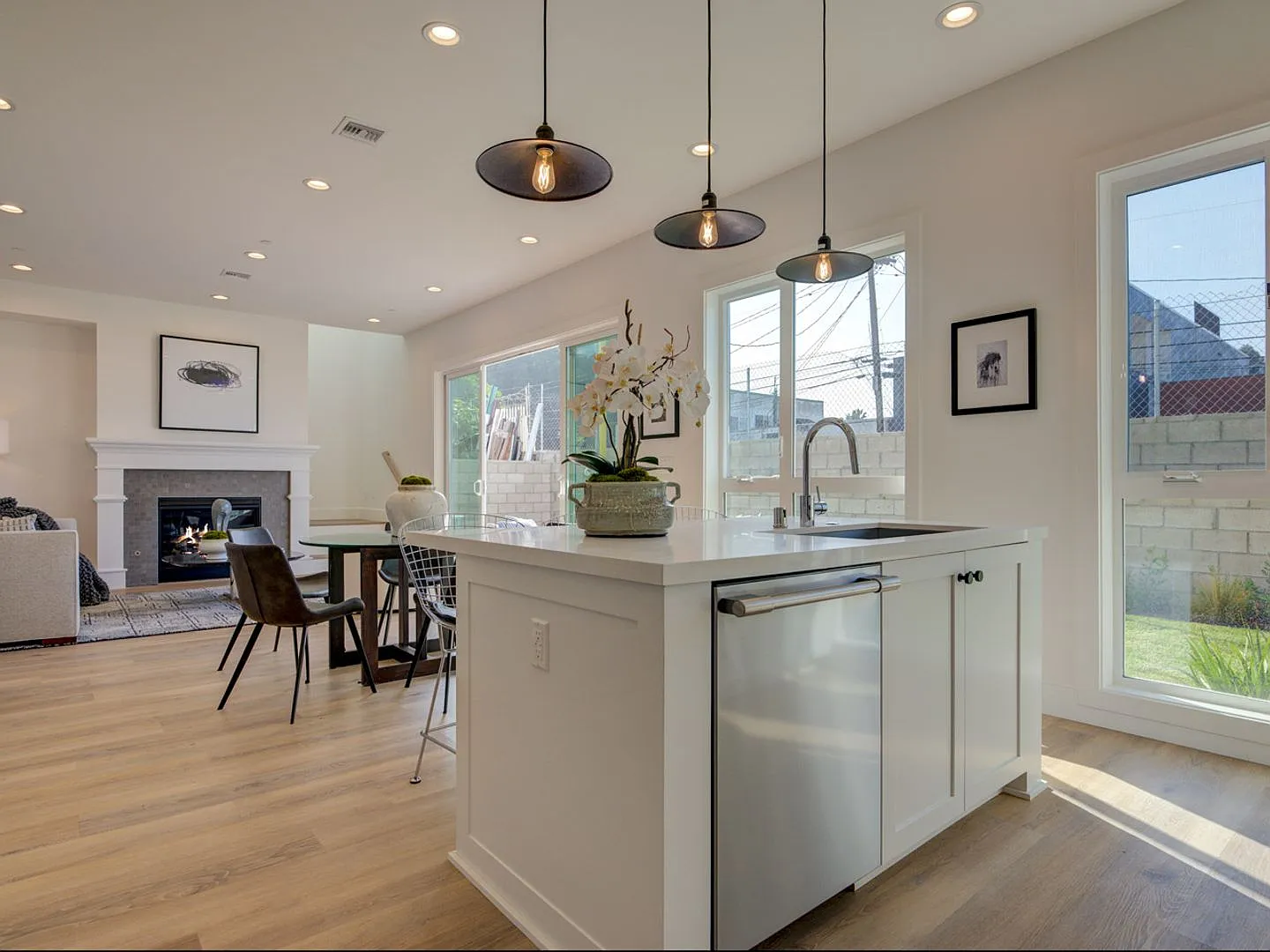 Fantastic 2 Story Farm House style Home with 4 Bedrooms and 3 Baths in Mid City area — Photo 4