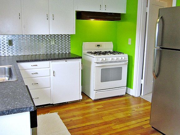 5th image of 1136 9th Ave SE