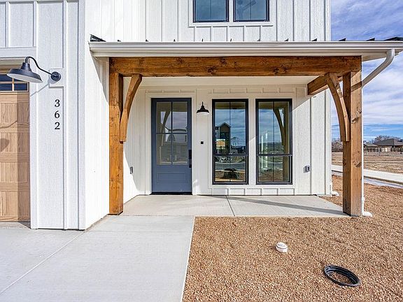 3rd image of 362 Toms Canyon Dr