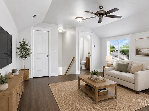 3rd image of 10618 Rain Springs St