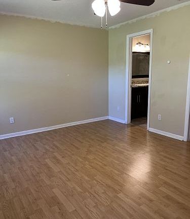 4th image of 8991 Lake Park Cir N