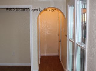 940 1/2 W 54th St, Los Angeles, CA 90037