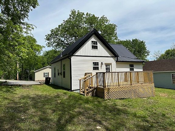 5th image of 106 Cedarwood St