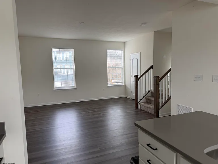 48 Dover Ct #48 — Photo 8