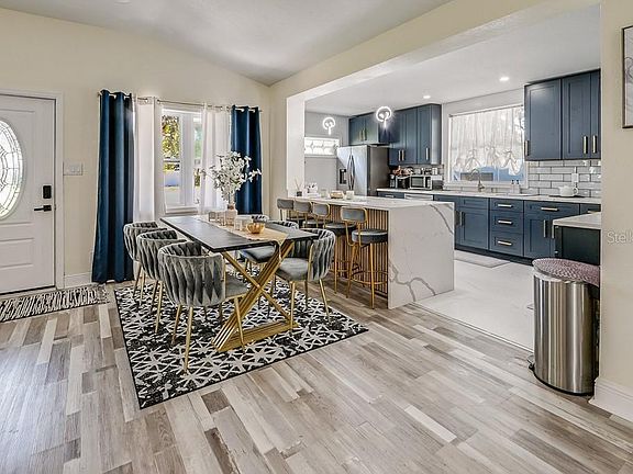 3rd image of 1826 Country Club Rd N