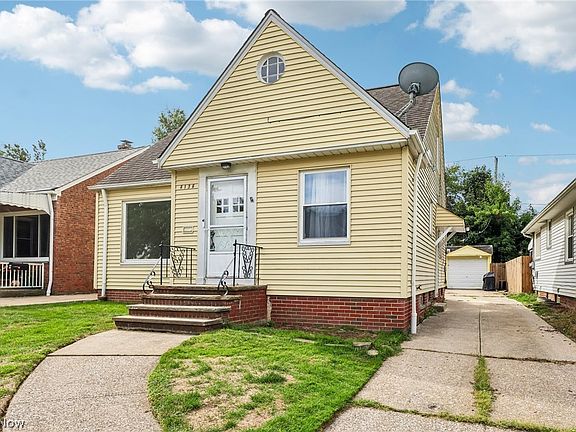 2nd image of 4136 Harwood Rd