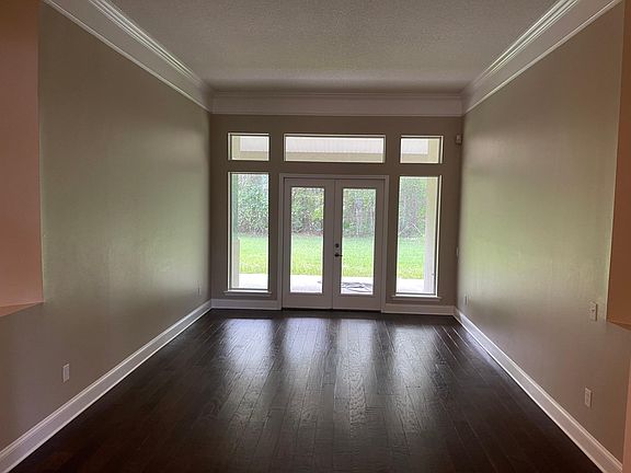 3rd image of 8558 Hampton Landing Dr