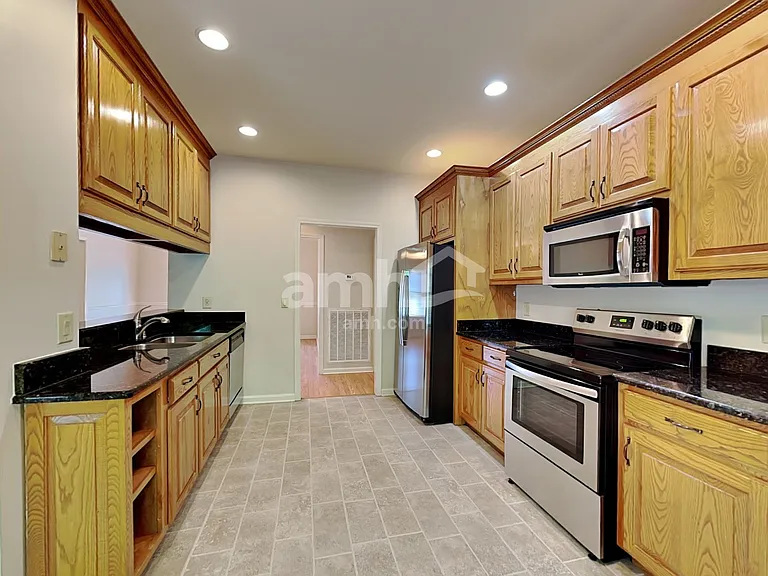 103 S High Ridge Dr — Photo 3