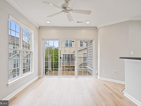 5th image of 1592 Leeds Castle Dr APT 201