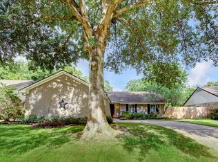 5711 Knobby Knoll Dr, Houston, TX 77092