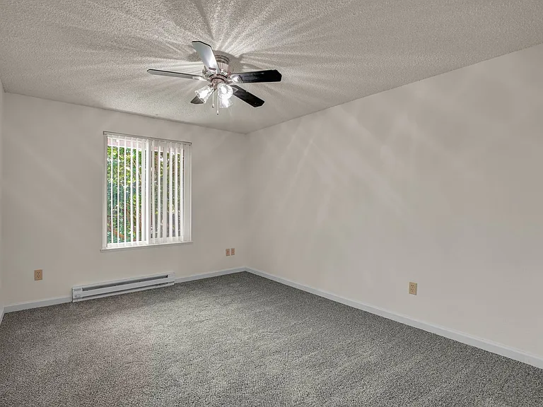 Jamestowne Plaza Apartments — Photo 10