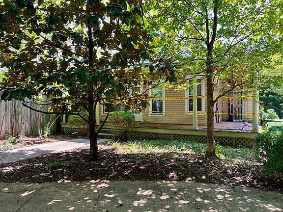 3rd image of 674 Elsmere Park