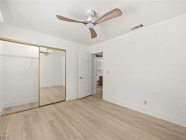 360 Humboldt North Dr — Photo 33