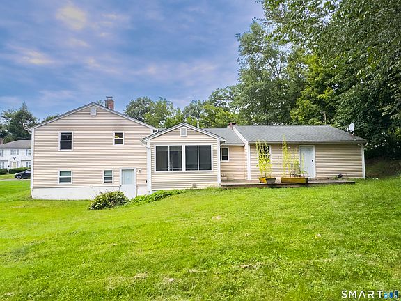 4th image of 82 Sande Avenue