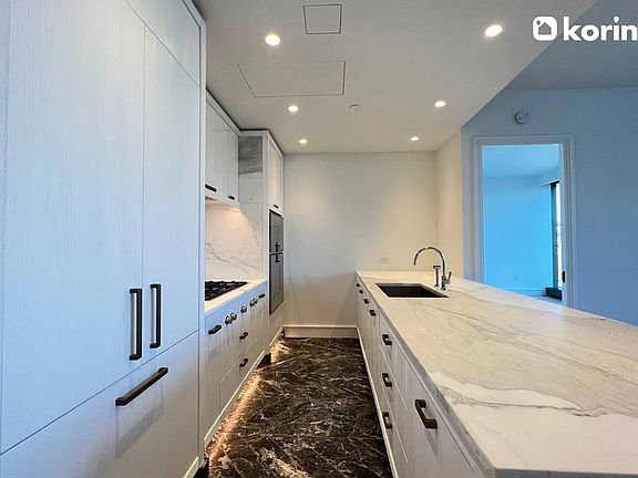 5th image of 500 W 18th St Unit East 18e