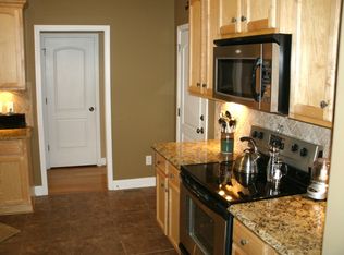 734 Barrocliff Rd, Clemmons, NC 27012