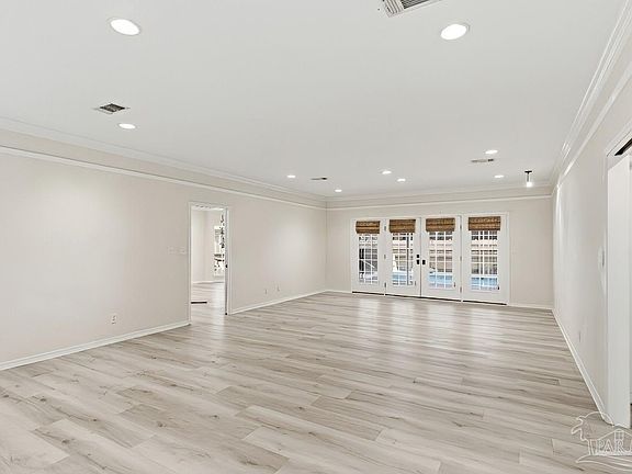 2nd image of 2437 W Bayshore Rd