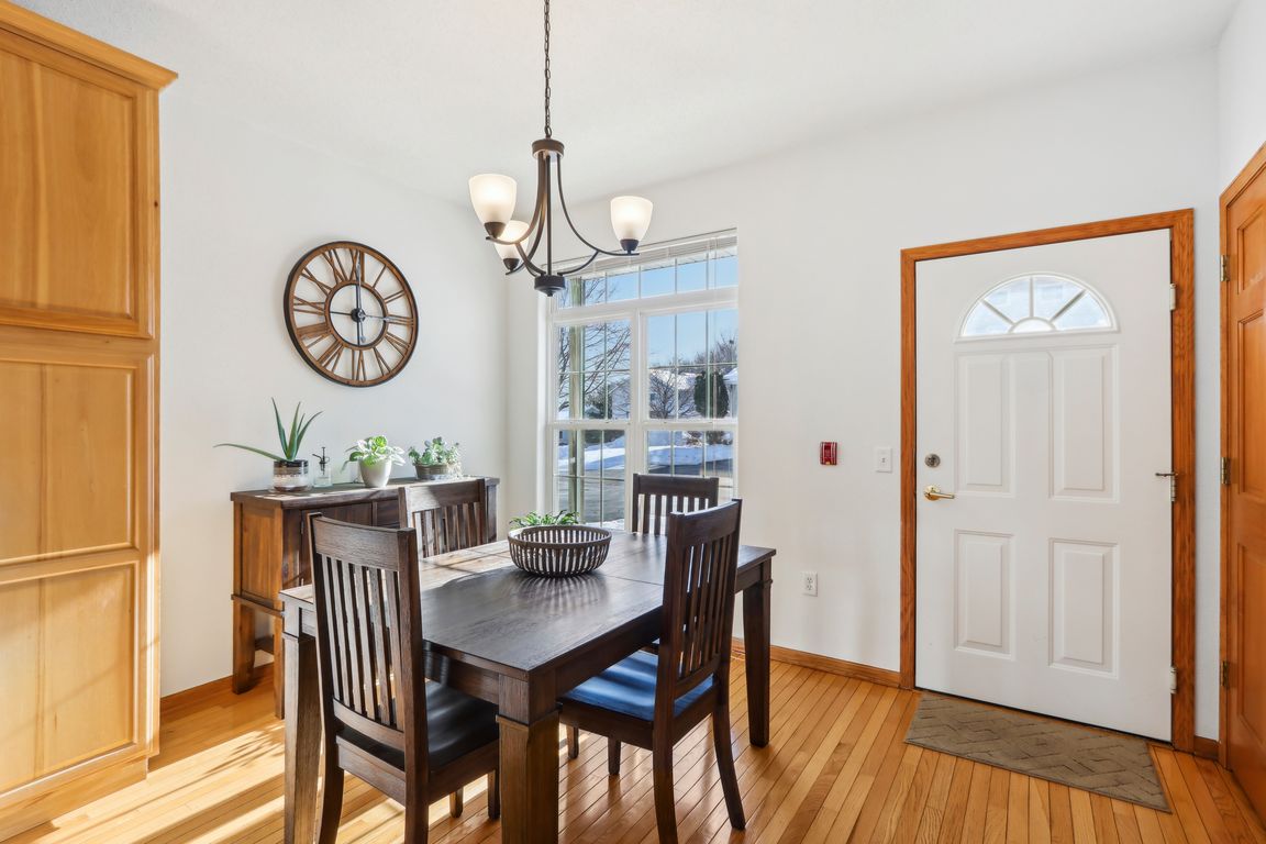 W11564 Island View Ct-016.jpg