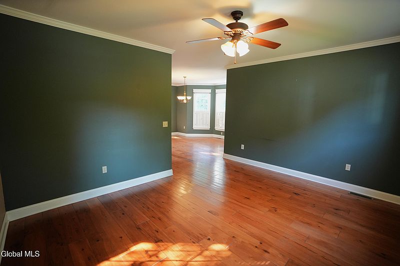 5th image of 342 W Fulton Street