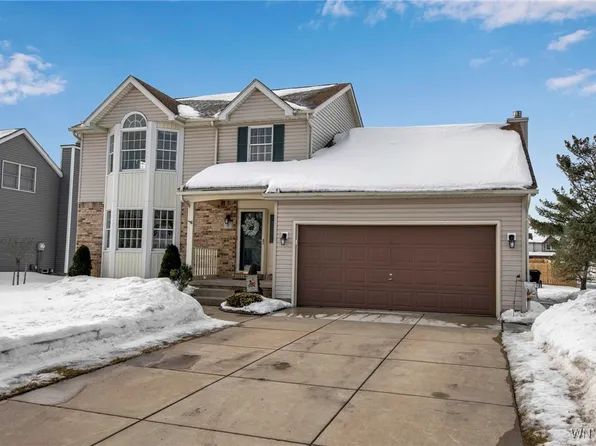 8 Hidden Trl, Lancaster, NY 14086