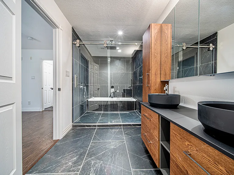 Upstairs Master Bath