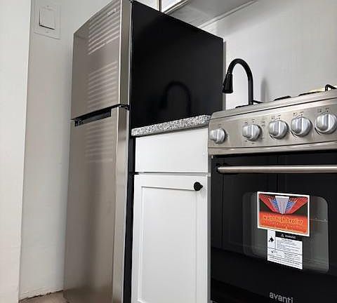 5th image of 1121 Arlington Blvd APT 303
