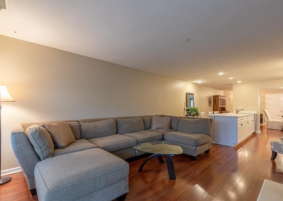 1st image of 1 Riverview Blvd APT 8-106