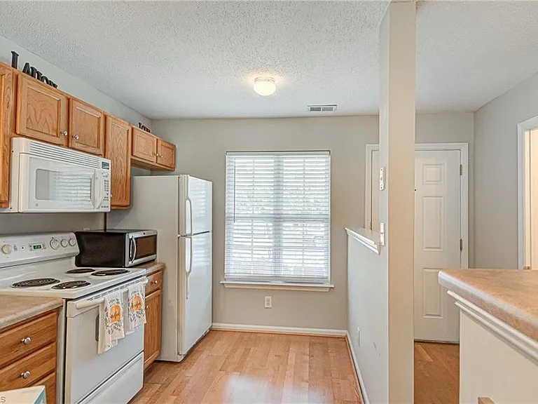 3030 Kensington Pl — Photo 16