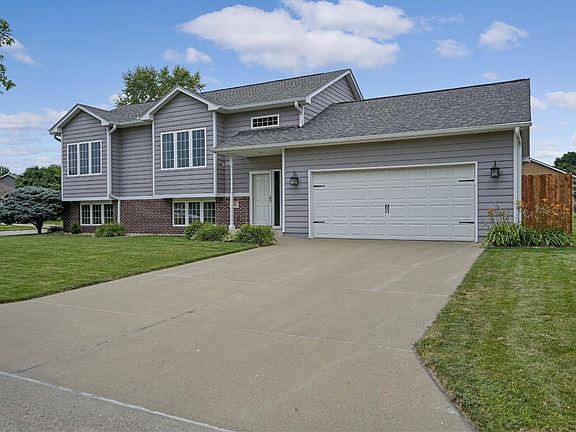 2nd image of 681 Meadowlark Cir