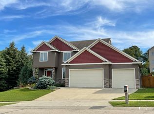 2150 Hill Pl SW, Rochester, MN 55902