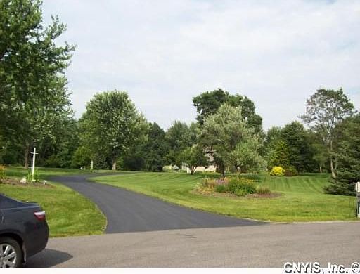 The private setting on cul de sac is absolutely stunning.