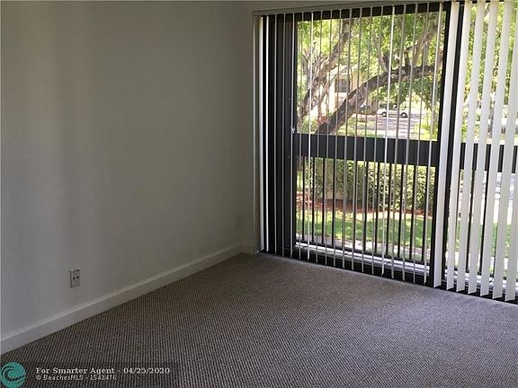 5th image of 1921 SW 15th St APT 36