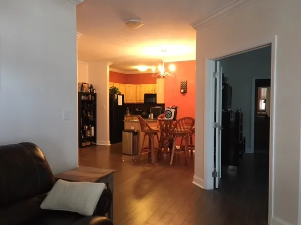 2627 Suncrest Village Cir, Morgantown, WV 26505