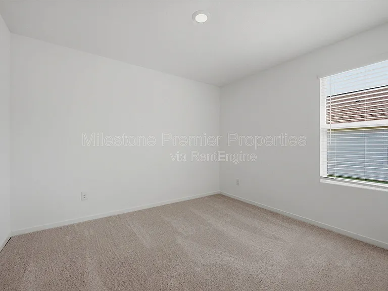 3719 Longleaf Dr — Photo 15