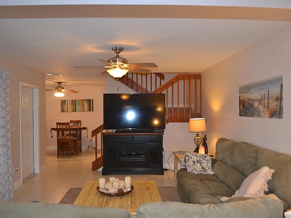 2nd image of 4504 Suburban Pines Dr
