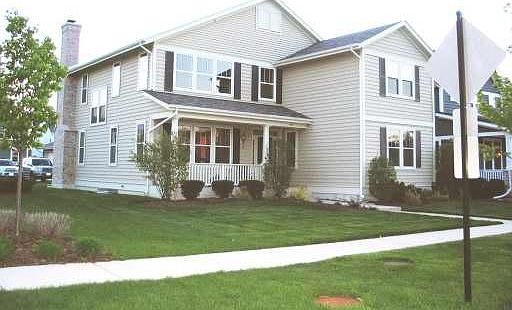 1st image of 341 E Marseilles St