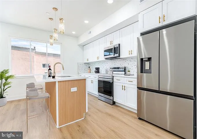 737 N 42nd St — Photo 1