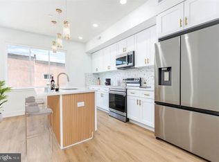 737 N 42nd St, Philadelphia, PA 19104
