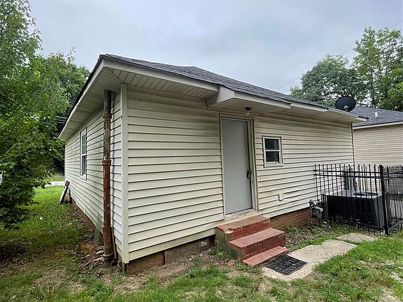 4th image of 411 Klumac Rd