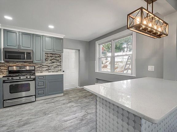 4th image of 108 Murray Ave #1